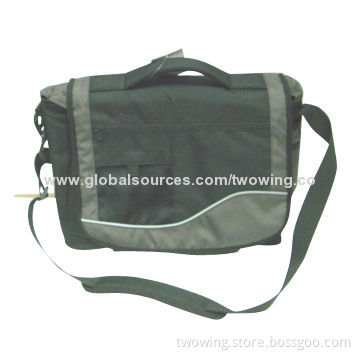 Messenger bag with 600D polyester fabric
